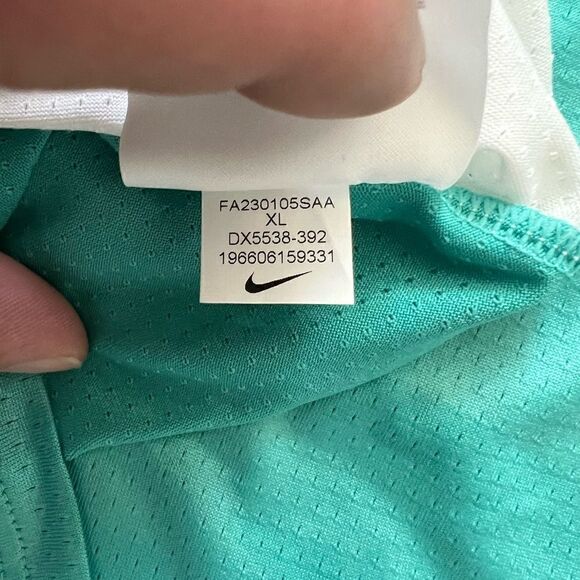 Nike Court Dri-FIT Advantage Printed Tennis Shirt - Picture 10 of 10